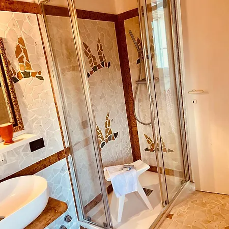 Ca Donzella Bed & Breakfast 4*