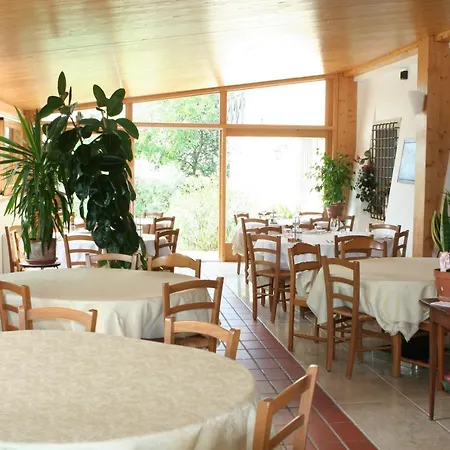 Ca Donzella Bed and Breakfast Λατζίζε