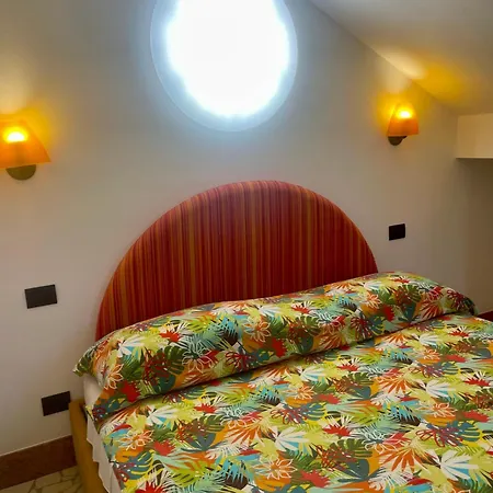 לינה וארוחת בוקר Ca Donzella 4*