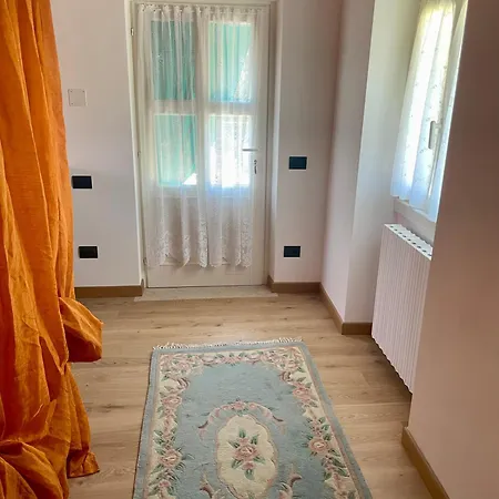 Bed & Breakfast Residenza Ca Donzella 4*