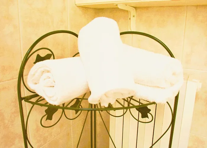 فندق مبيت وإفطار Ca Donzella 4*